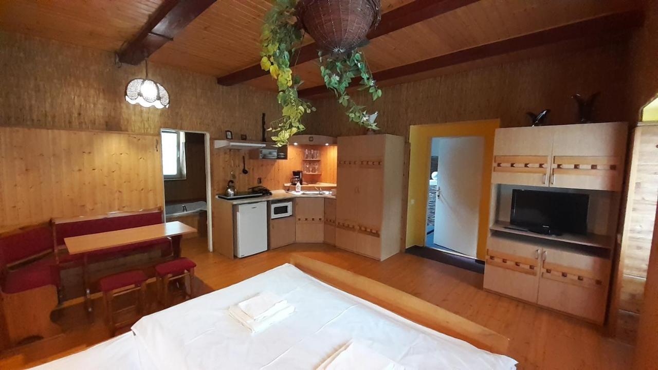 Resort Chribska Apartmany Adri 외부 사진